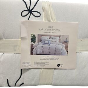 Peri Home Black and White King Comforter Set with All Over Bow Design 107”x92”